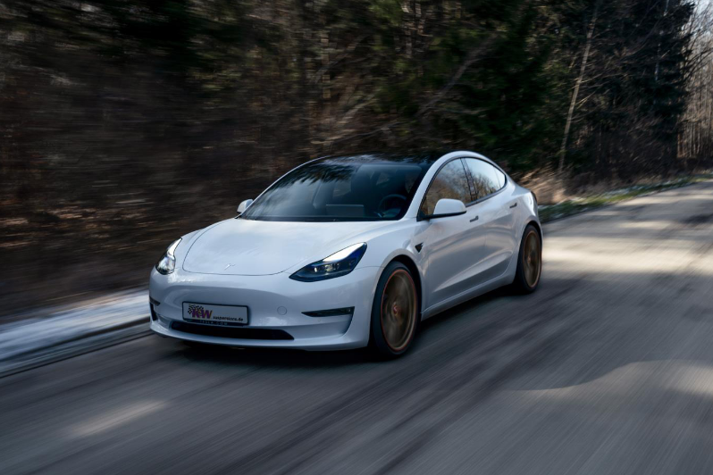 Schroefset KW V1 Tesla Model 3 AWD